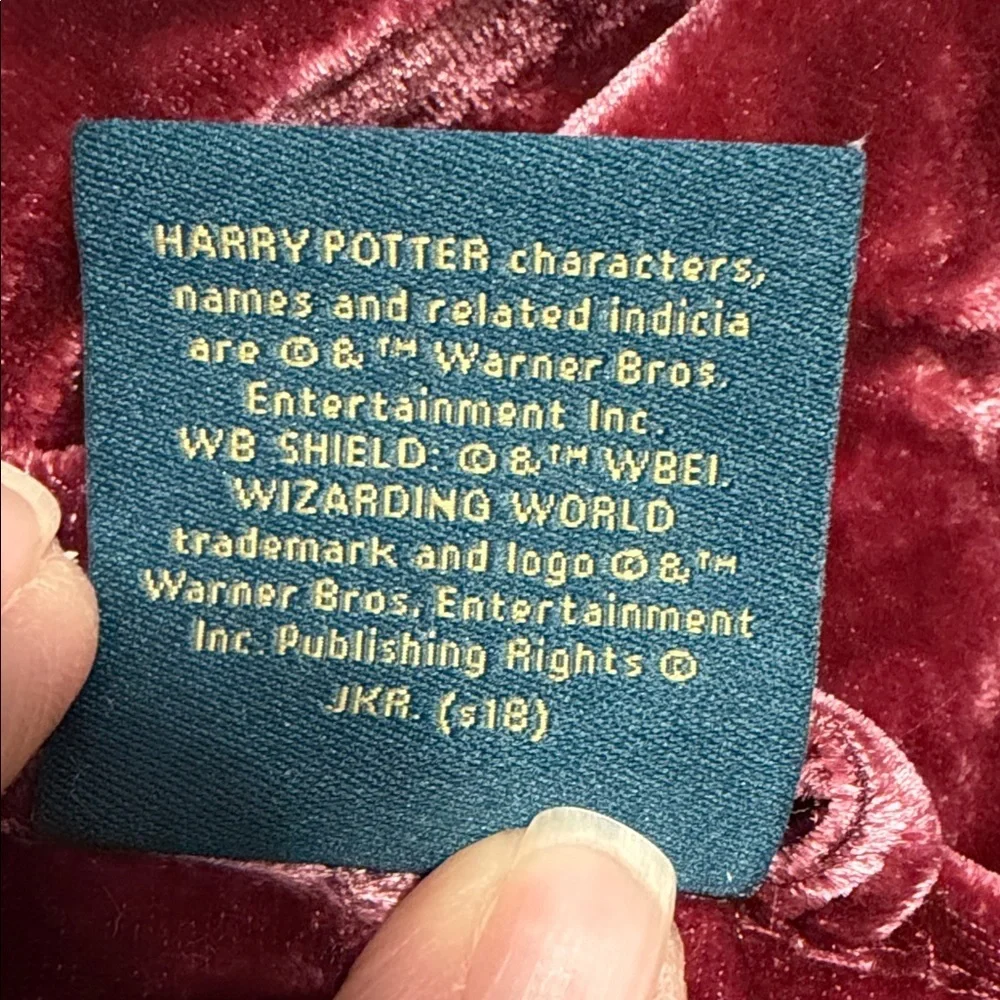 Pottery Barn Teen Harry Potter Gryffindor Plush Velvet Burgundy Robe, Size XXL.